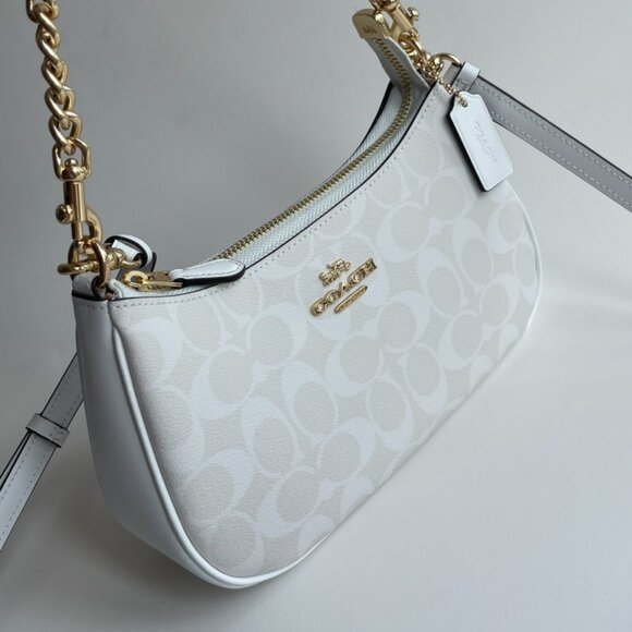 Coach Teri Shoulder Bag In Signature Canvas - Picture 2 of 9